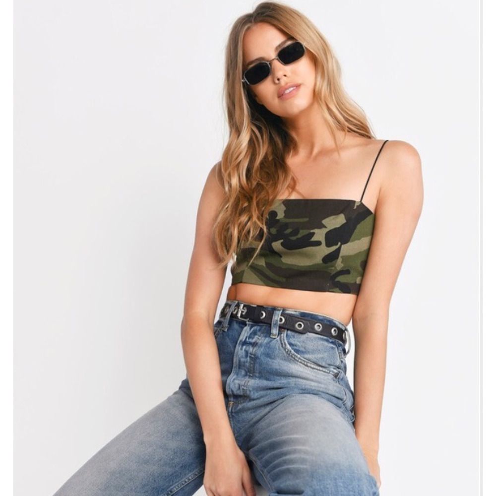 TOBI TAKE ACTION GREEN CAMO THIN STRAP CROP TOP
